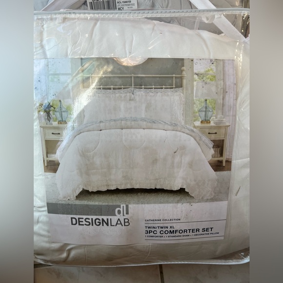 JLA Home Macy’s Exclusive Catherine Bed Set, 3pc, Twin/XL NIP - Picture 9 of 9